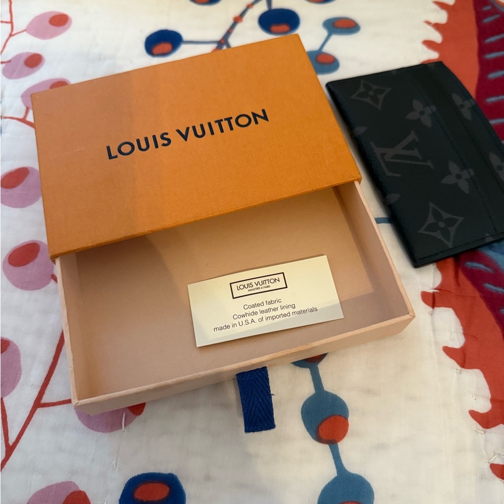 Louis Vuitton Black Monogram Card Holder authentic.  Rarely used. Like new. - Picture 13 of 16
